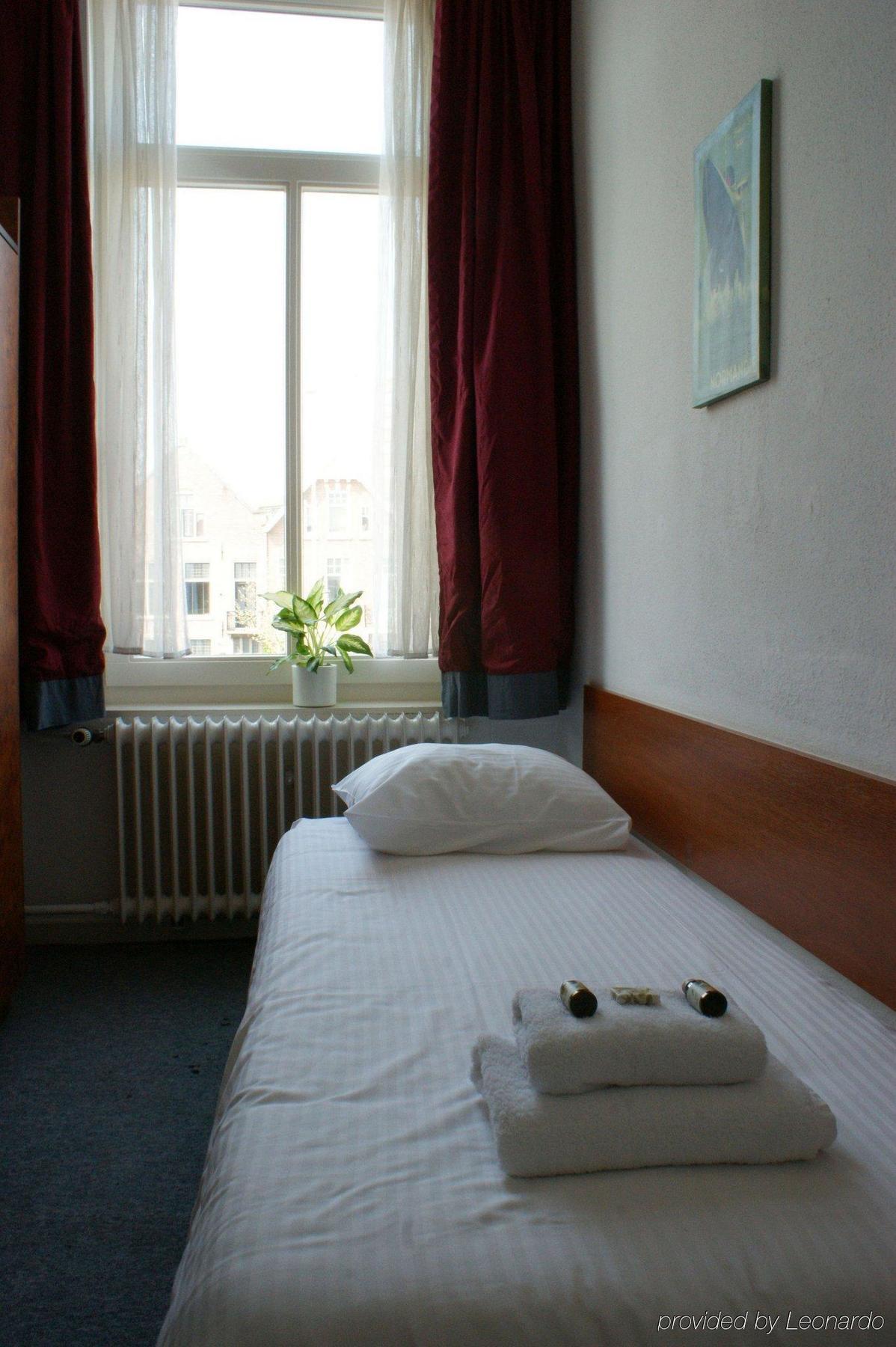 Hotel Benno Eindhoven Oda fotoğraf